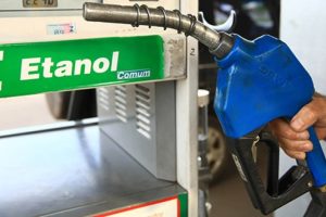 Qué es el etanol y sus usos como combustible en vehículos